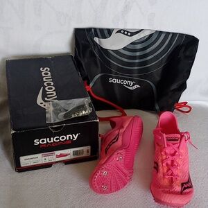 NWOT Saucony Racing Endorphin